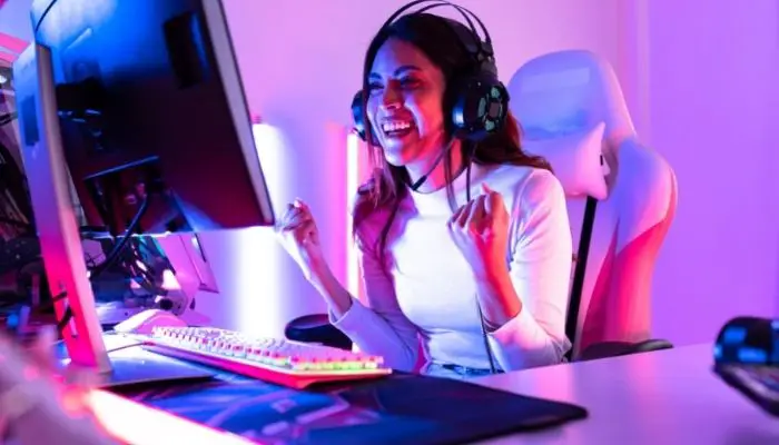 A woman using a VPN while streaming on Twitch