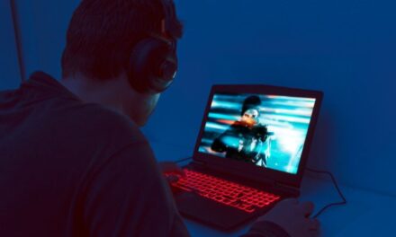 <strong>Are Gaming Laptops Loud? (And How To Reduce Noise)</strong>