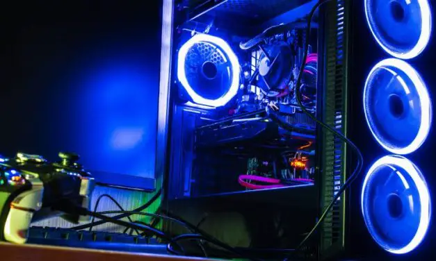 <strong>Can I Lay My Gaming PC On Its Side? (What You Need To Know)</strong>