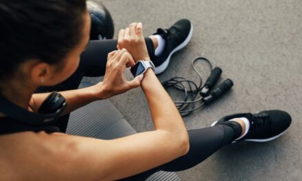 <strong>Can You Wear A Smartwatch On Your Ankle? (Explained)</strong>