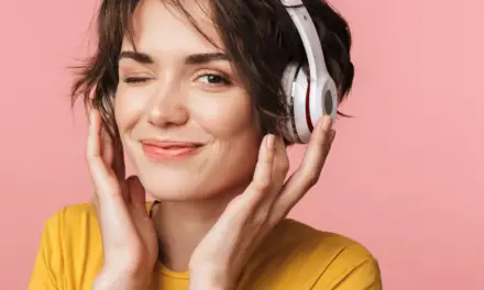 Can Headphones Make Your Hair Greasy? (Explained)